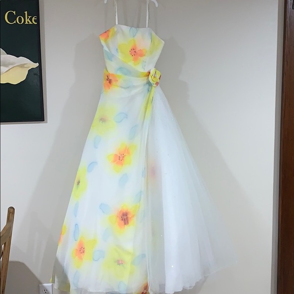 Mori Lee Dresses & Skirts - Stunning flower princess gown size 5/6 Mori Lee